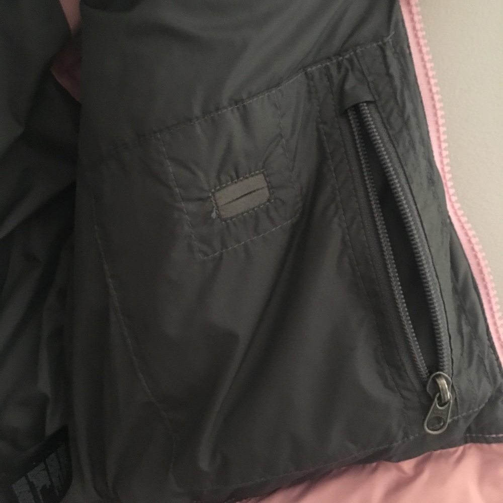 ⚫️!SOLD!⚫️North Face puffer vest - Picture 5 of 8